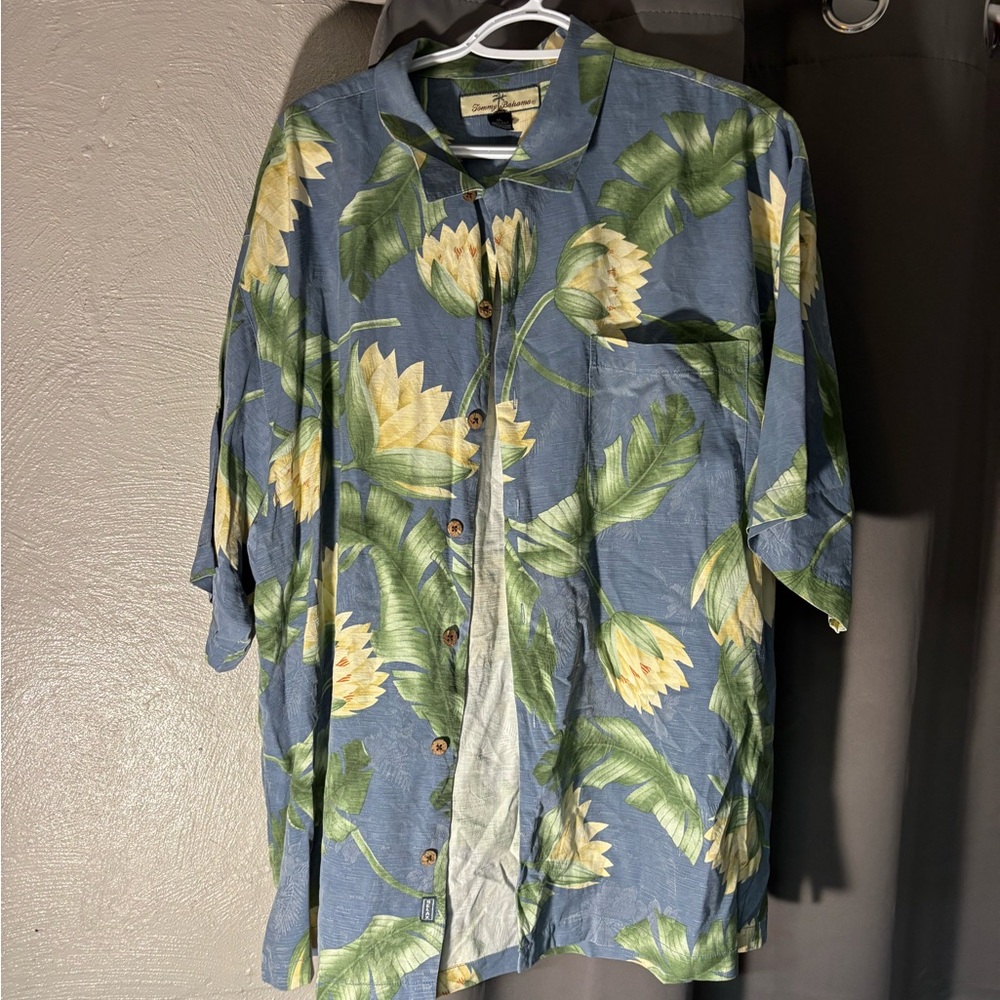 Tommy Bahama Blue and Green Floral Casual Button Down Shirt